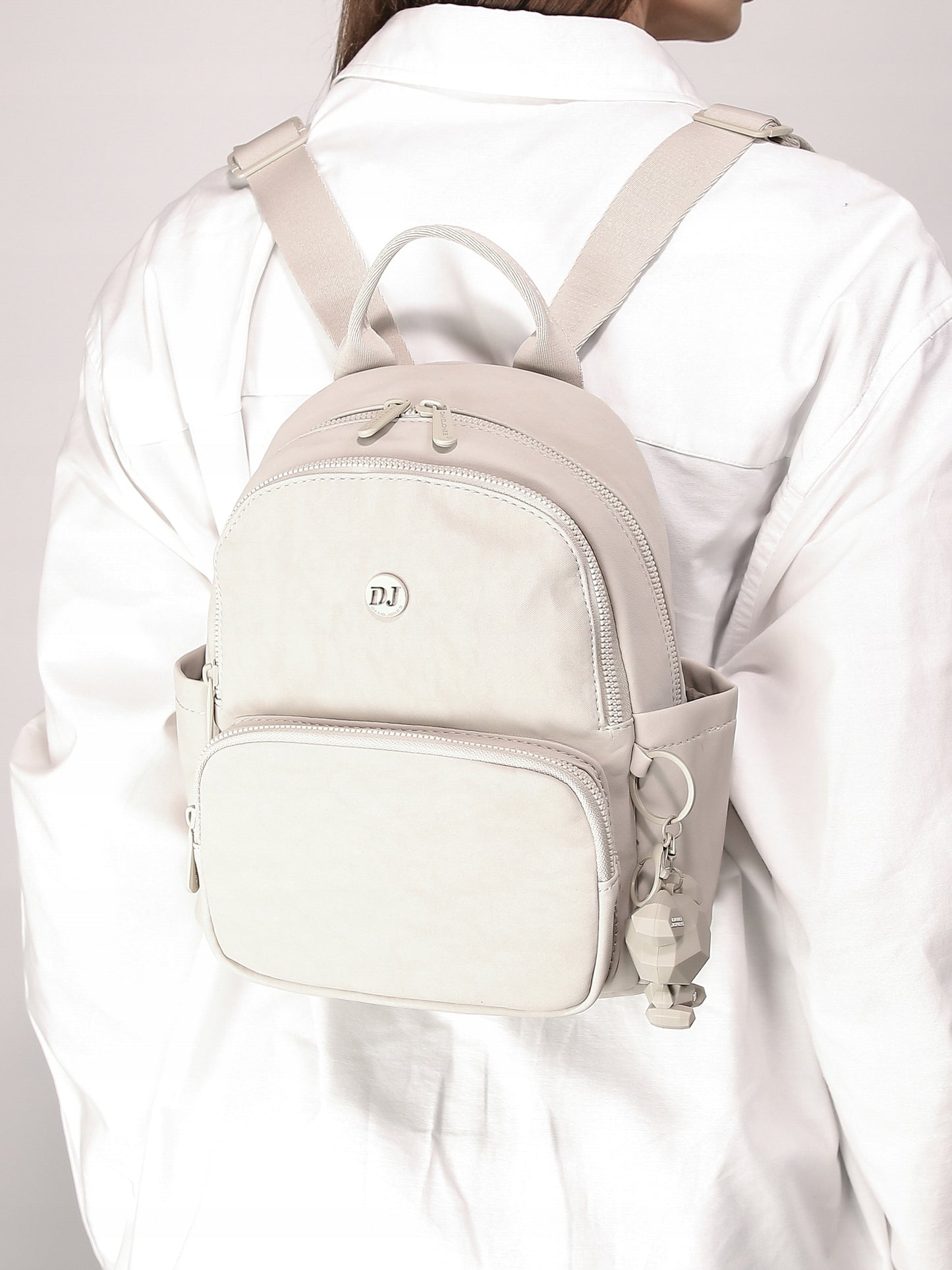 Dámský malý městský batoh David Jones z ekologické kůže